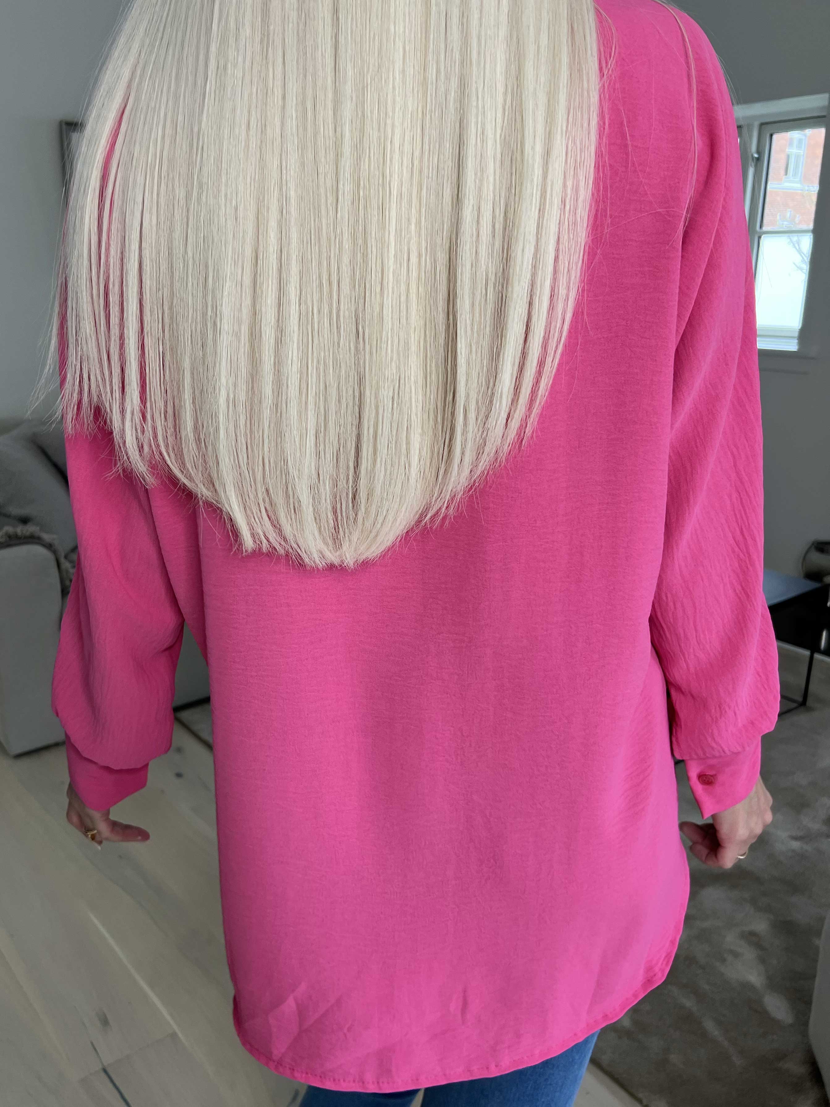 Katrin - Skjorte med fine farvet blomster foran